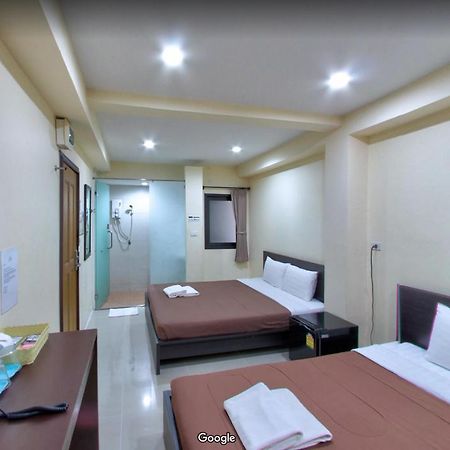 A And A Guesthouse Bangkok Exteriör bild