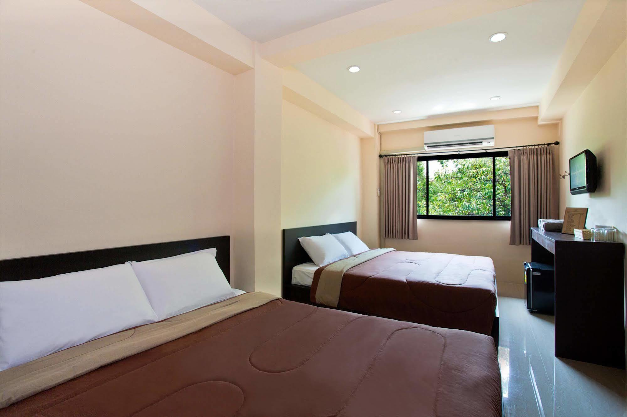 A And A Guesthouse Bangkok Exteriör bild